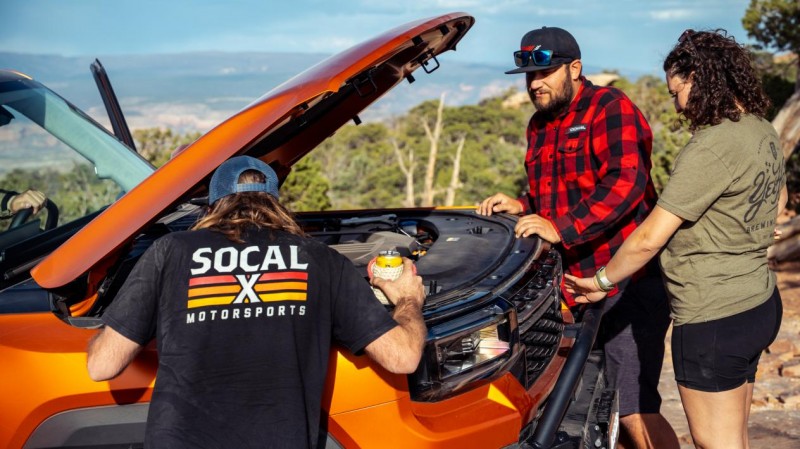 周星驰亮相广东政协开幕大会__李飞飞亮相谷歌云大会